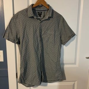 Apt. 9 short sleeve shirt size L